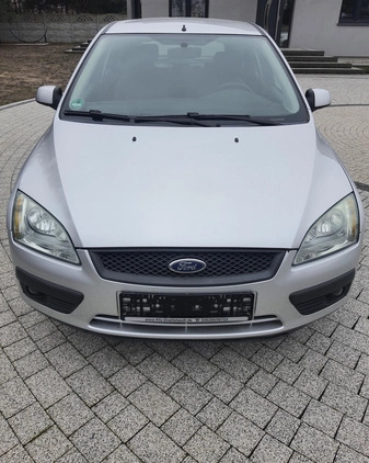 Ford Focus cena 6900 przebieg: 200000, rok produkcji 2006 z Ozorków małe 137